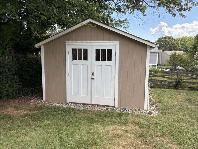 Building Photo - 412 Kojun Ct