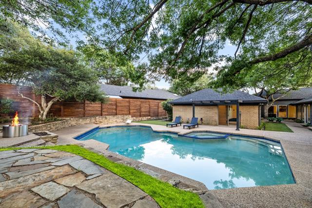 Building Photo - 9415 Hill View Dr