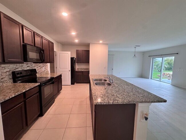 Building Photo - 8086 Pelican Reed Cir