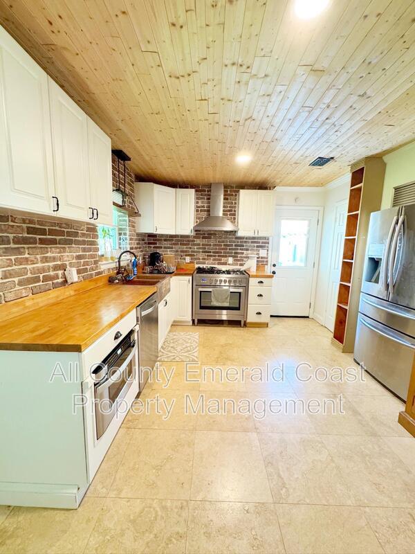 Building Photo - 4104 Indian Bayou N