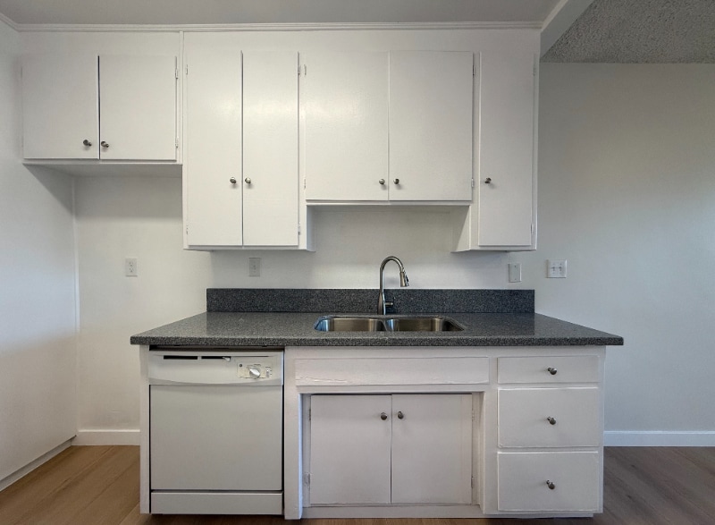 Building Photo - 6039 Whitsett Ave