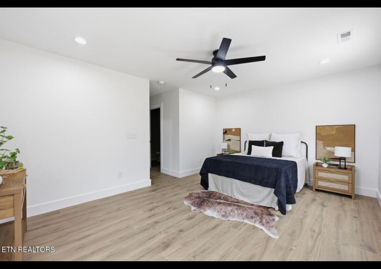 Building Photo - 3429 Garden Dr