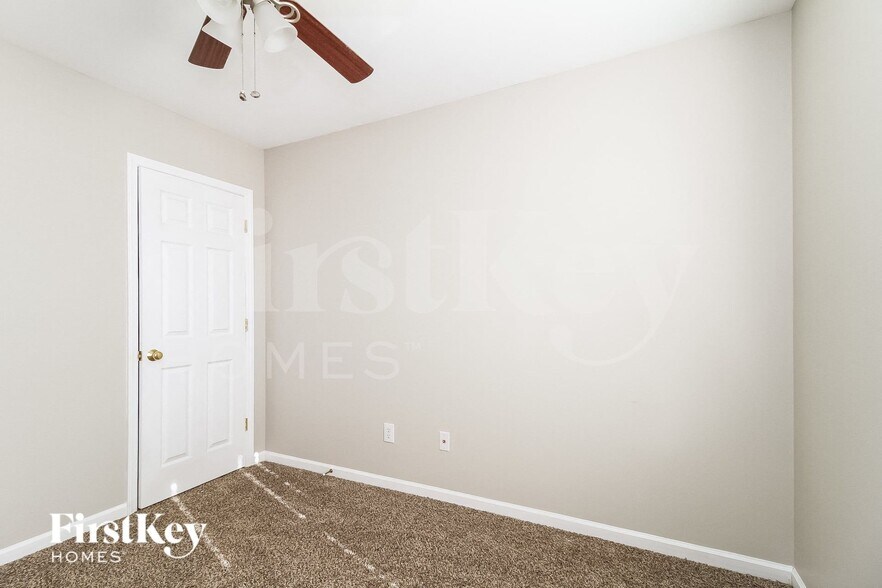 Building Photo - 2487 Somerset Pl Dr