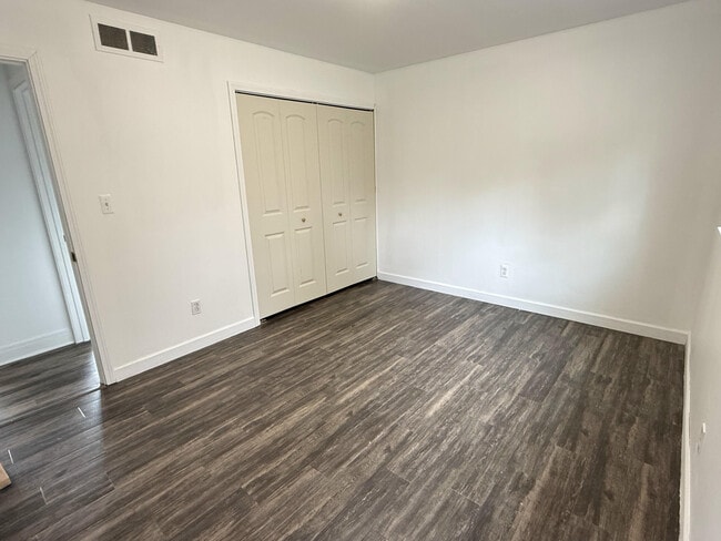 Building Photo - 12757 De Cook Dr