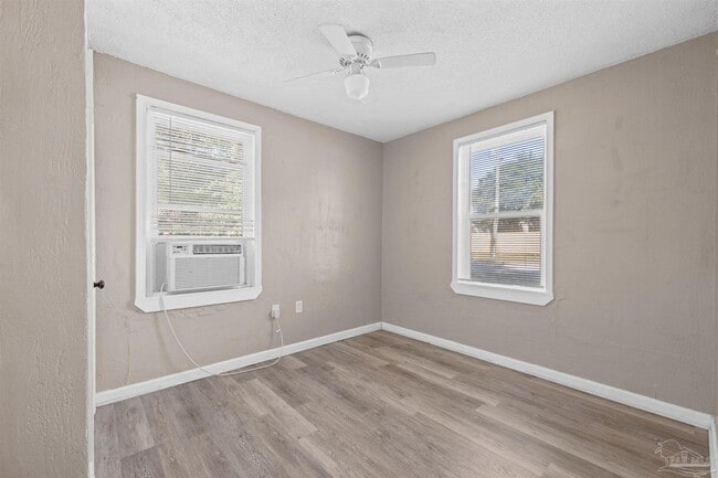 Building Photo - 2101 W Romana St