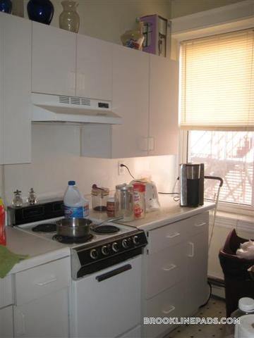 Building Photo - 208 Winthrop Rd