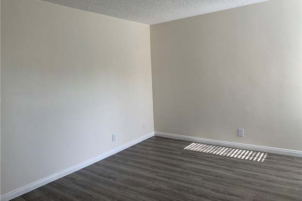 Building Photo - 656 Lemar Park Dr