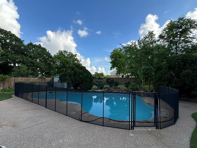 Building Photo - 927 S Riverside Dr