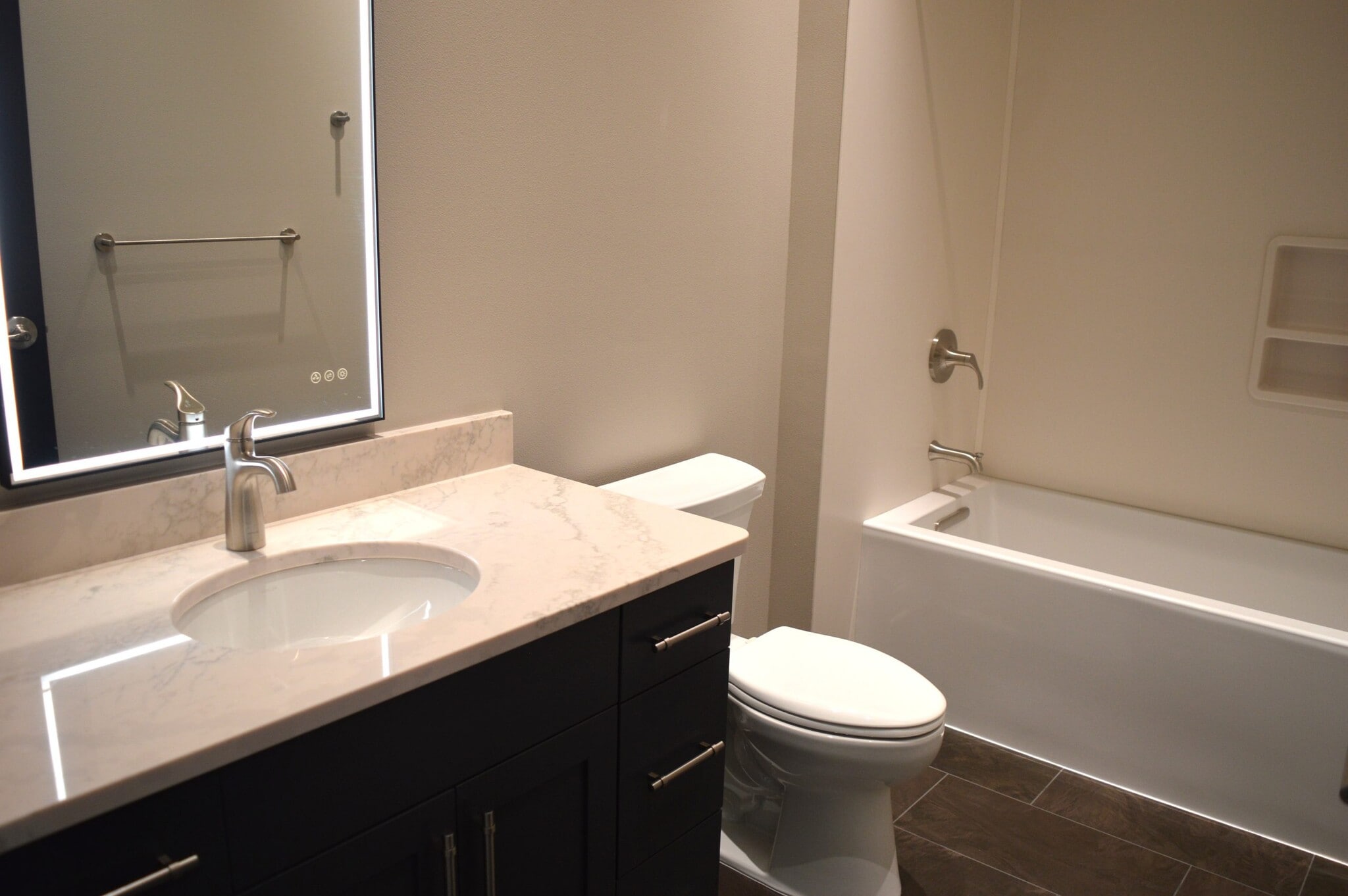 Building Photo - 100 S Washington St