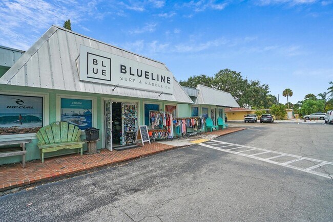 Building Photo - 275 Palm Ave