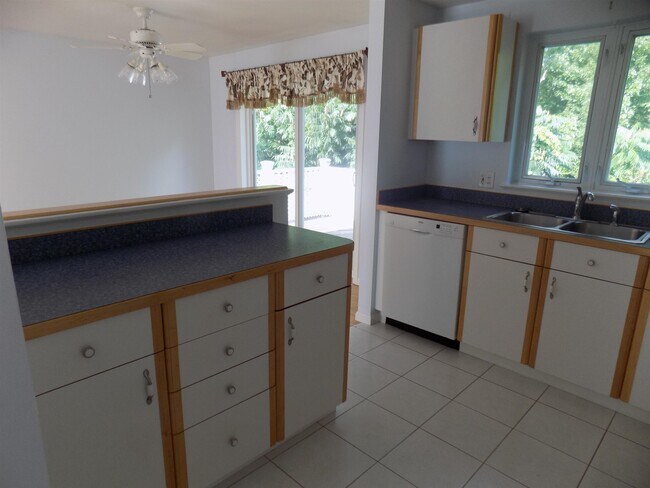 Building Photo - 53 Back River Rd