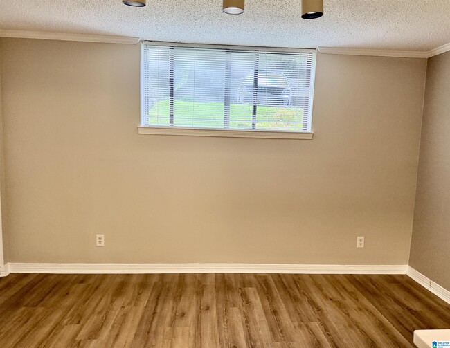 Building Photo - 313 Heath Dr