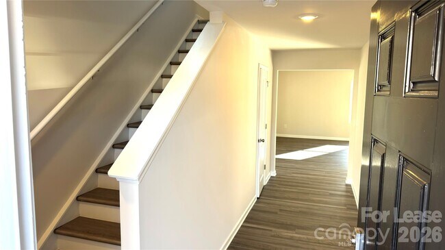 Building Photo - 3307 Crawford Ave