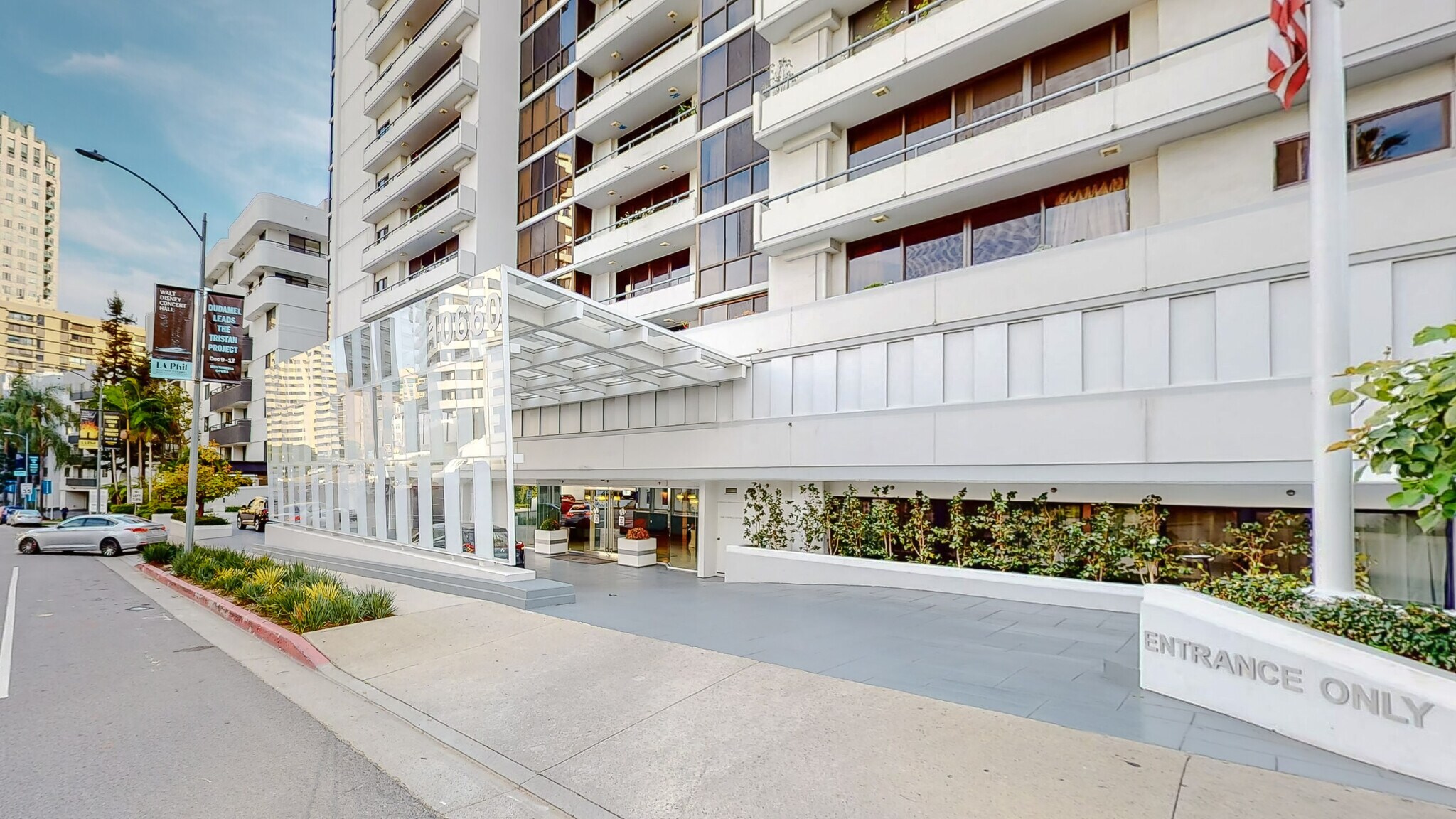 Building Photo - 10660 Wilshire Blvd