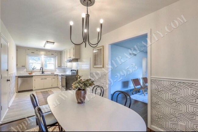 Building Photo - Stunningly Remodeled 3 Bed 1 Bath Home in KCMO-Available NOW!!