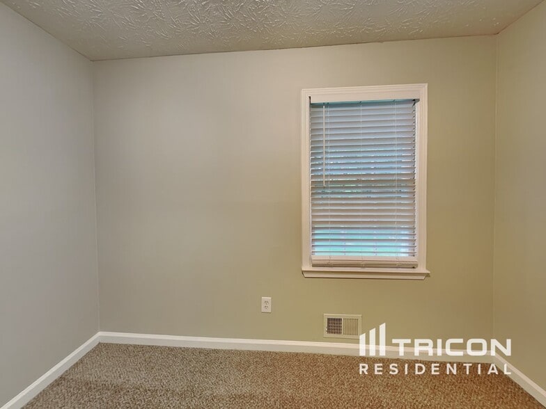 Building Photo - 123 Indian Hills Dr
