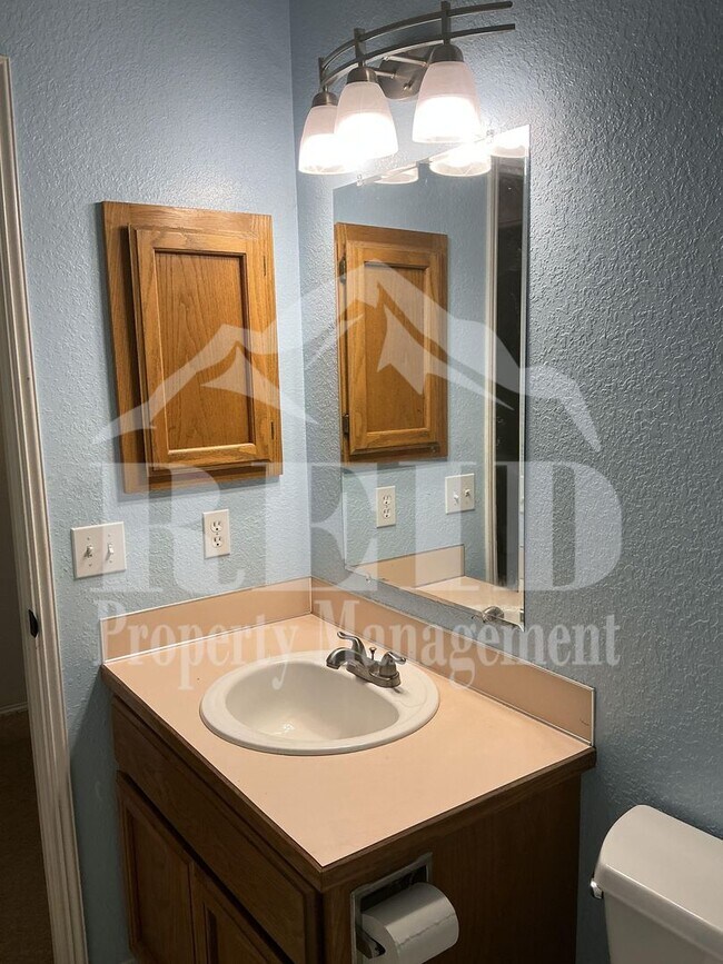 Building Photo - SILVERDALE - 4BED 3 BATH HOME HEART OF SILVERDALE