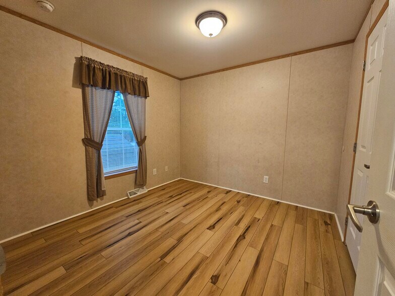 Building Photo - 3 Cedar Ln