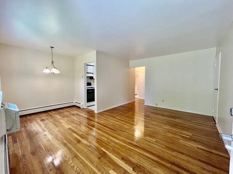 Building Photo - 209 Washington Dr