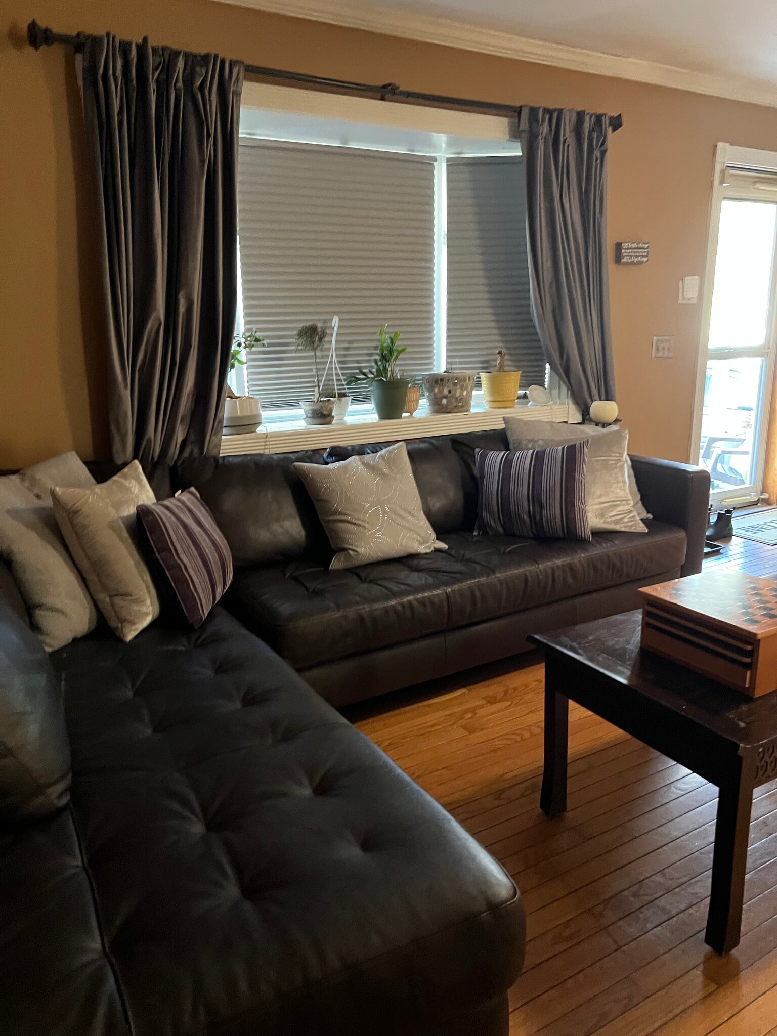 living room - 104 Aspen Cir