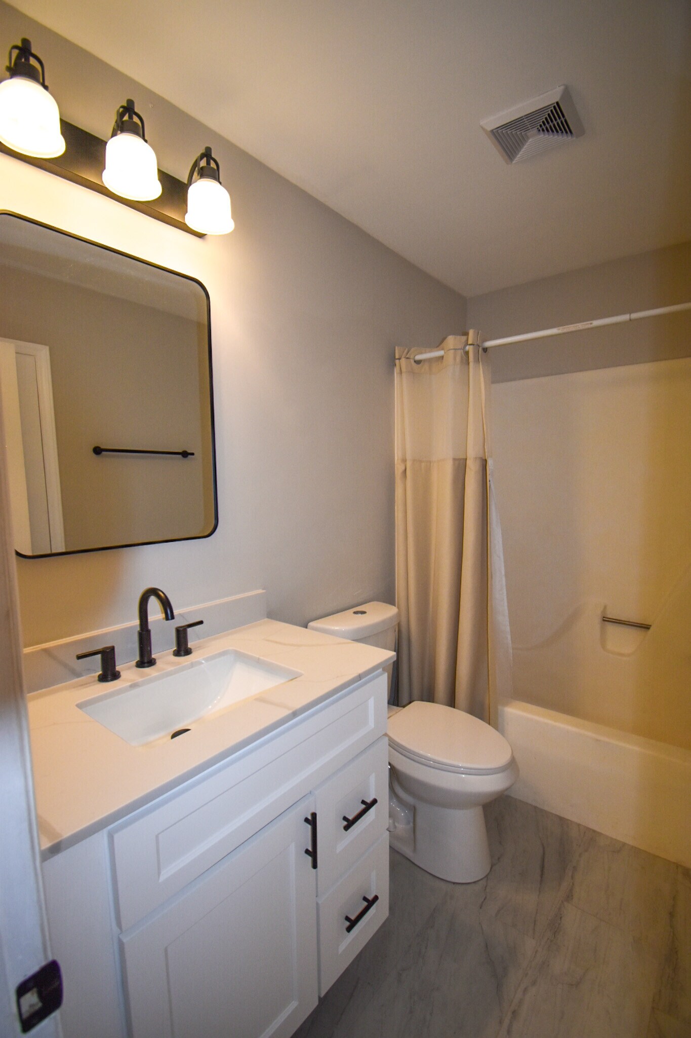 Building Photo - 376 Tall Oaks Trl