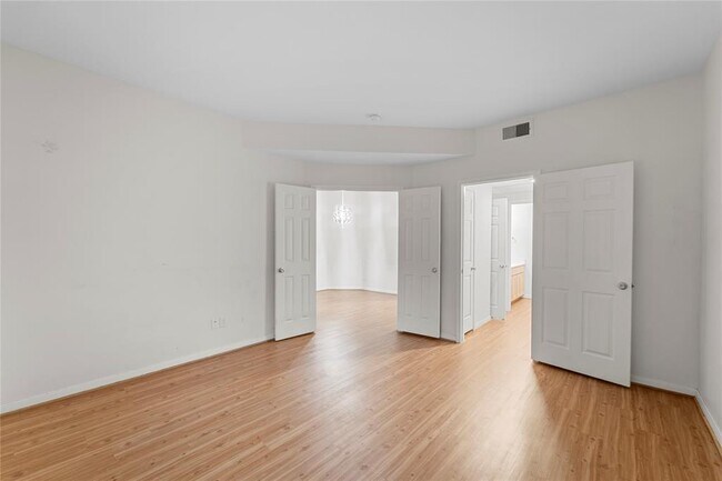Building Photo - 2209 S Braeswood Blvd