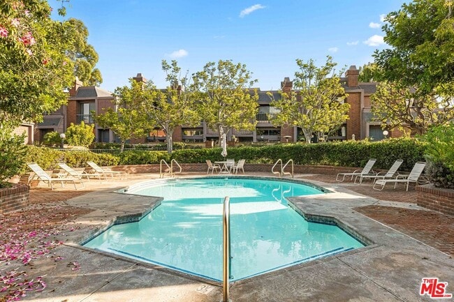 Building Photo - 4608 Glencoe Ave