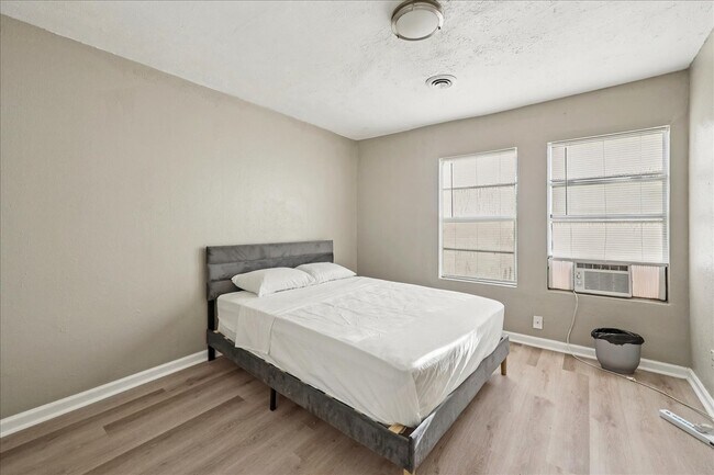 Building Photo - 1010 West Dr