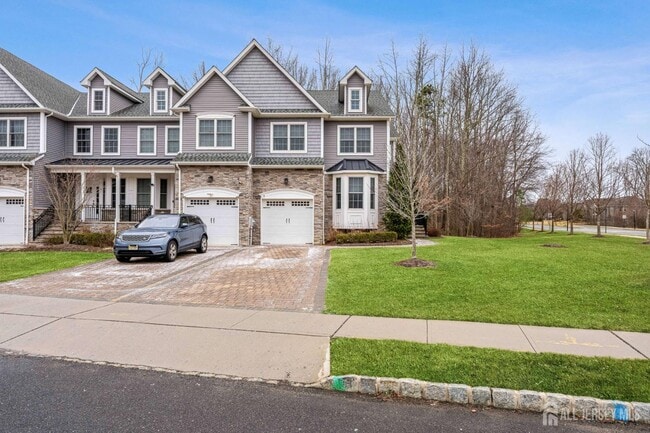 Building Photo - 2 Gonzalez Dr