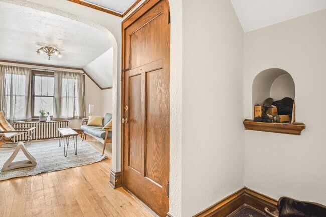 Building Photo - 1319 Rutledge St