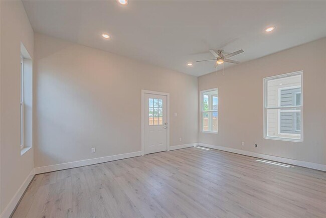 Building Photo - 2414 Sam Wilson St