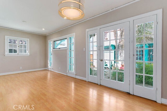 Building Photo - 617 S Columbus Ave