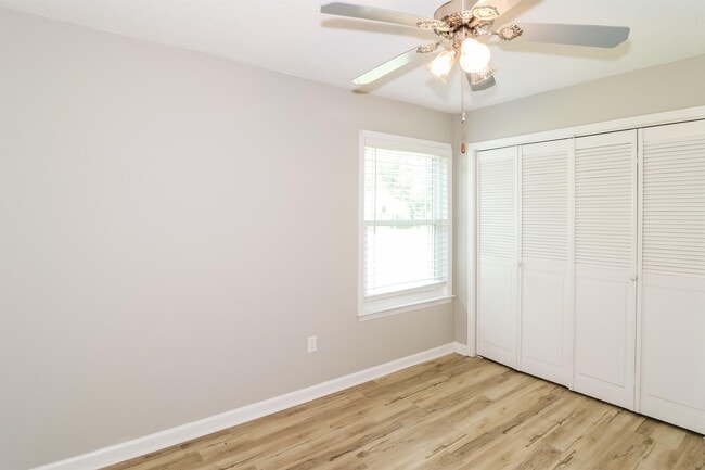 Building Photo - 5707 Heartwood Dr