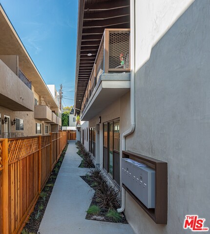 Building Photo - Beverly Ray Apartments