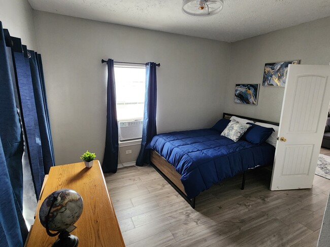 The unit A will be empty when you move in but this is how the bedroom was designed. - 410 Estelle St