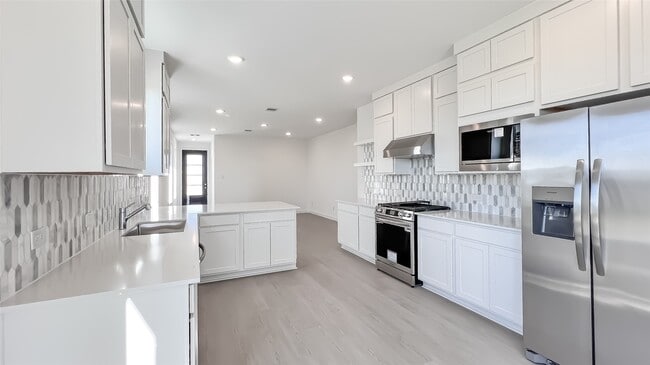 Building Photo - 27043 Blue Pool Dr