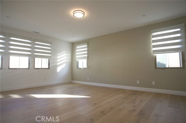 Building Photo - 204 Sutters