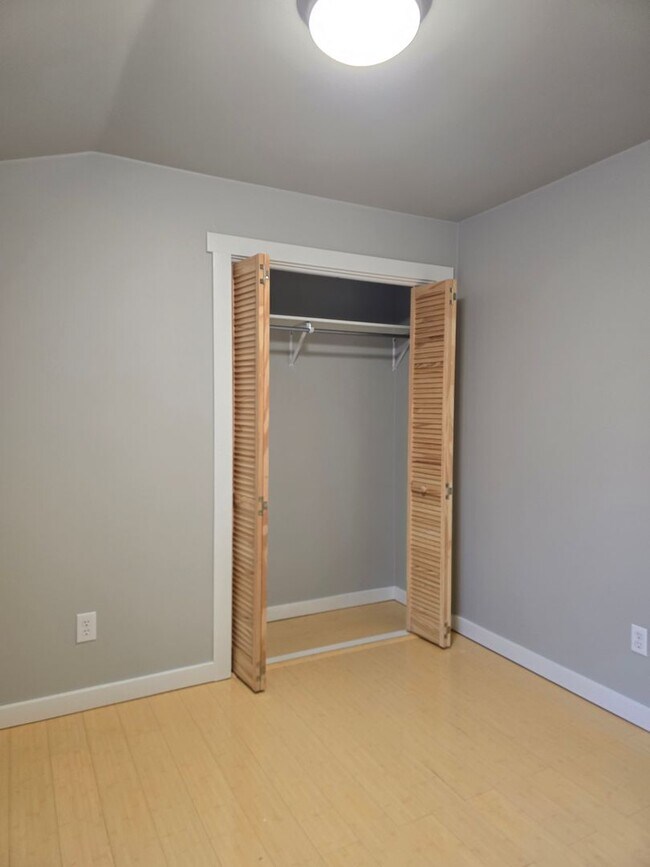 Building Photo - 12911 Gravelly Lake Dr SW