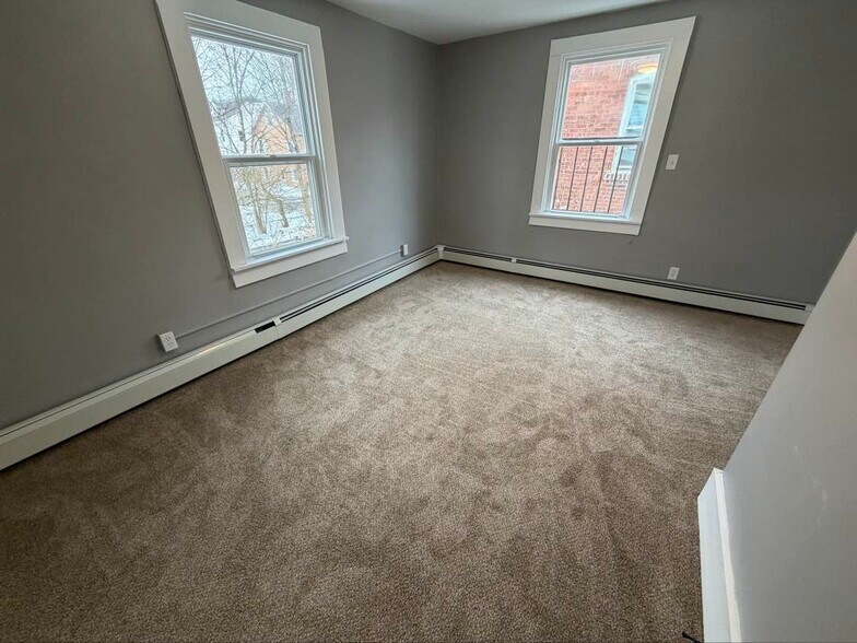 Building Photo - 2 Monteleone Pl