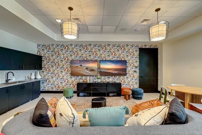 Building Photo - 9312 Tequila Sunrise Dr