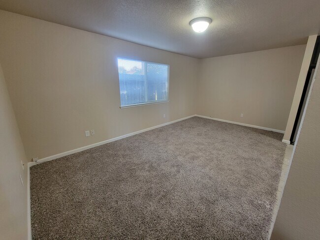 Building Photo - 217 Tahoe Ave