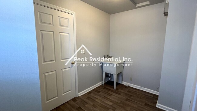 Building Photo - A Charming Colonial Village 3bd/1ba House ...