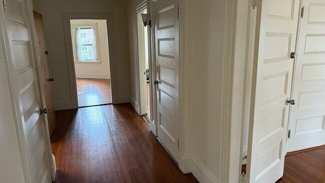 Building Photo - 899 Beacon St