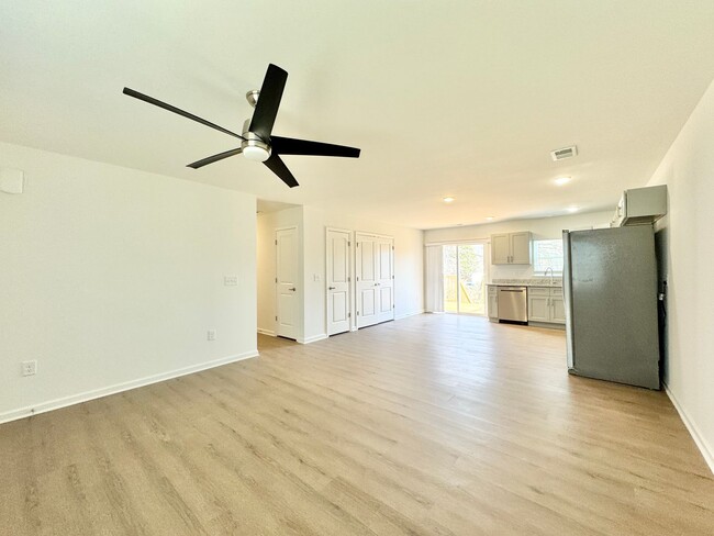 Building Photo - 3 Bedroom New Construction Home!