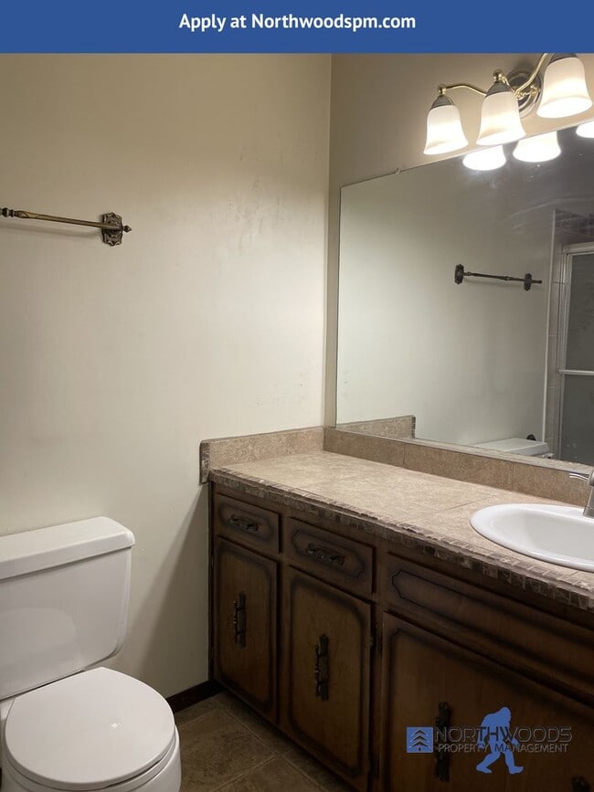 Building Photo - Very Nice 3 Bedroom 2 Bath Home-Located on a Corner Lot