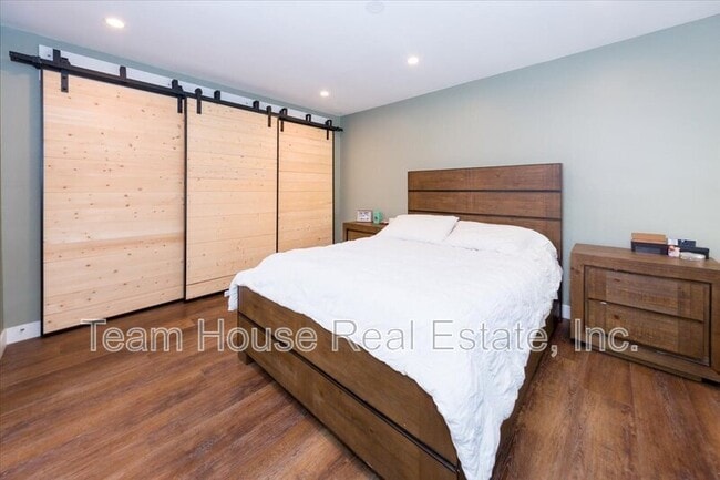 Building Photo - 26076 Viento Ct