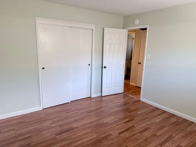Building Photo - 5803 Woodleigh Dr