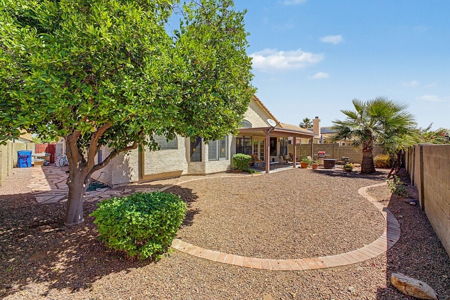Building Photo - 7243 W Morrow Dr