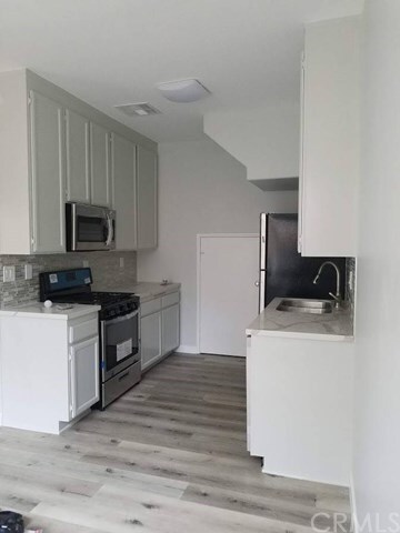 Building Photo - 11524 Moorpark St