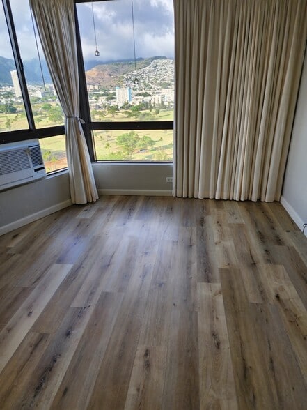 Building Photo - 320 Liliuokalani Ave